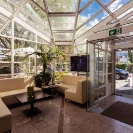 Senscity Spandau Hotel 3*