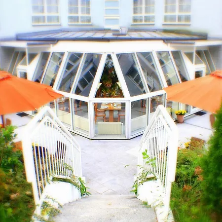 Senscity Spandau Hotel 3*