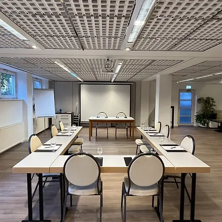 Senscity Spandau Hotel 3*